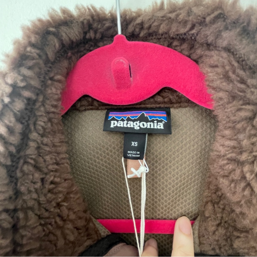 NWT Patagonia Women's Classic Retro-X Fleece Jacket in a brown colorway XS - Picture 3 of 9